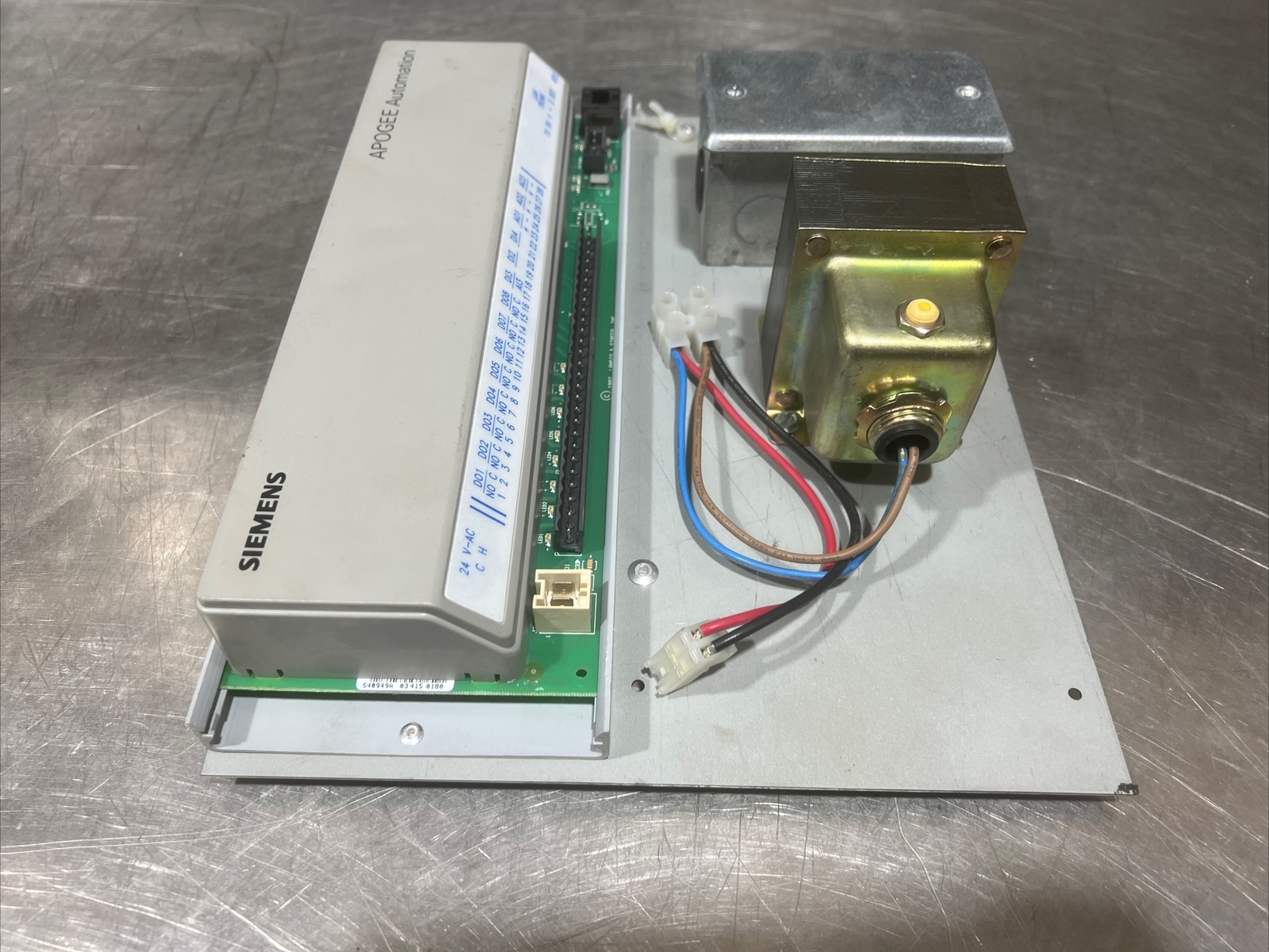 Siemens 540-509N BACnet With Transformer. Used Surplus