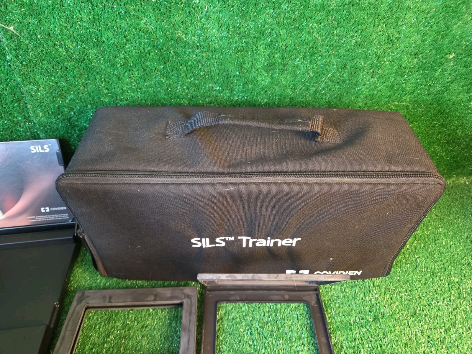 Covidien SILS (Single Incision Laparoscopic Surgery) trainer