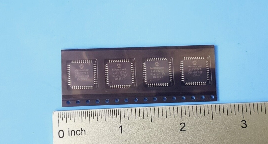 (4 pcs) IC Microcontroller, PIC24FV32KA304-I/PT, 16BIT, 32KB, Microchip