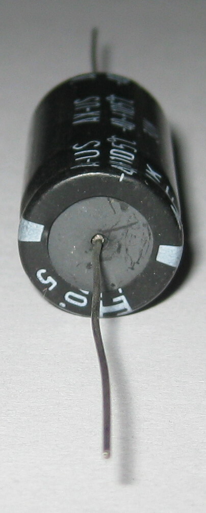 5 X ITT 470 uF Axial Electrolytic Capacitor – 35 V DC – 13 mm Diameter – 105 C