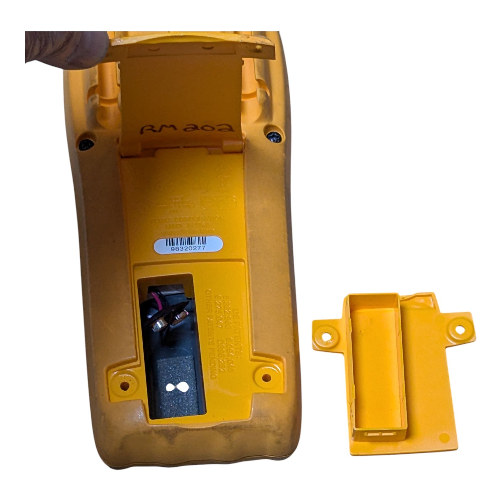 FLUKE 77-IV Multimeter W/ Leads + Magnetic Hanging Strap TPak Very Nice