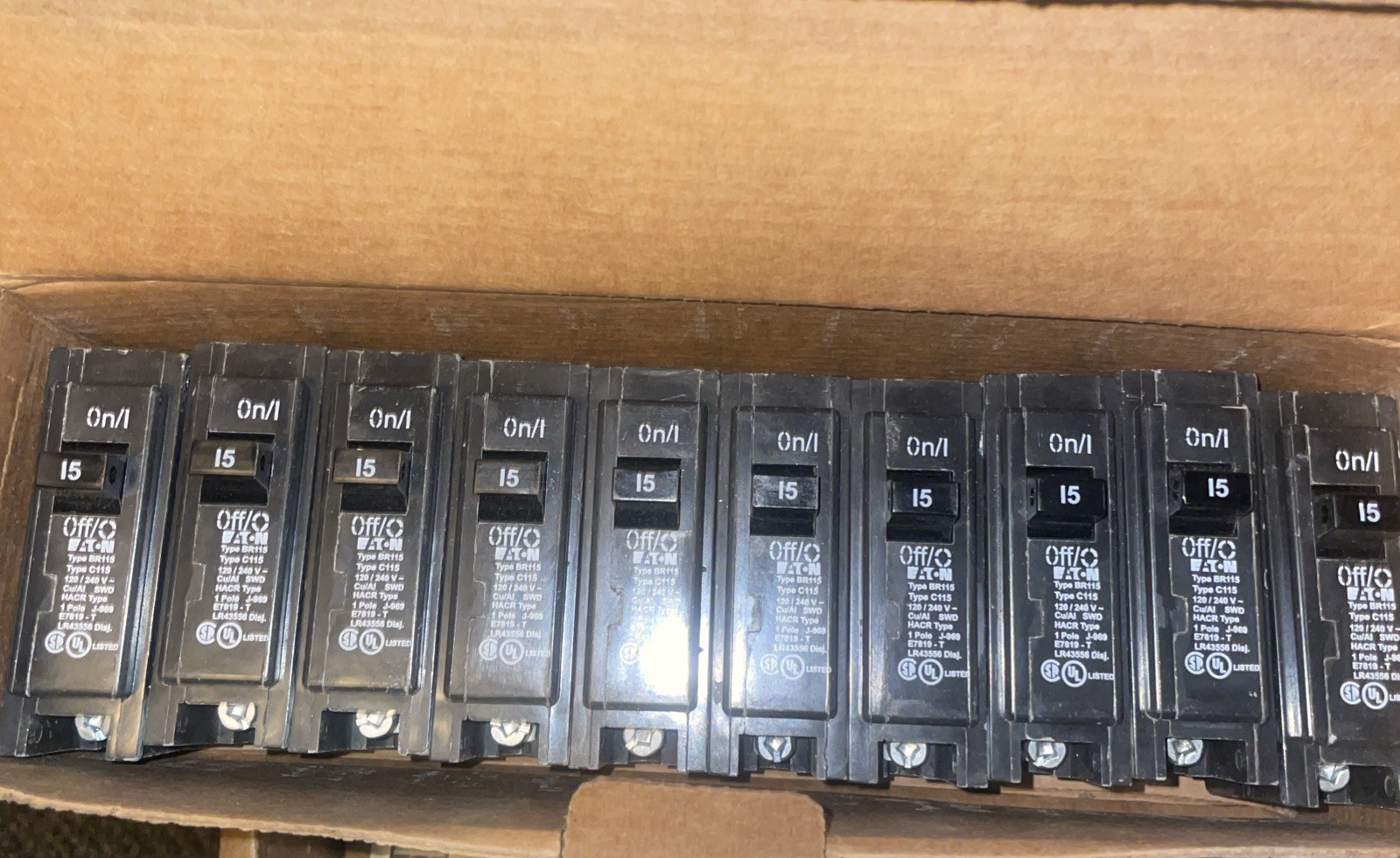 (LOT OF 10) NEW EATON BR115 15 AMP CIRCUIT BREAKERS SINGLE POLE 120/240 VAC