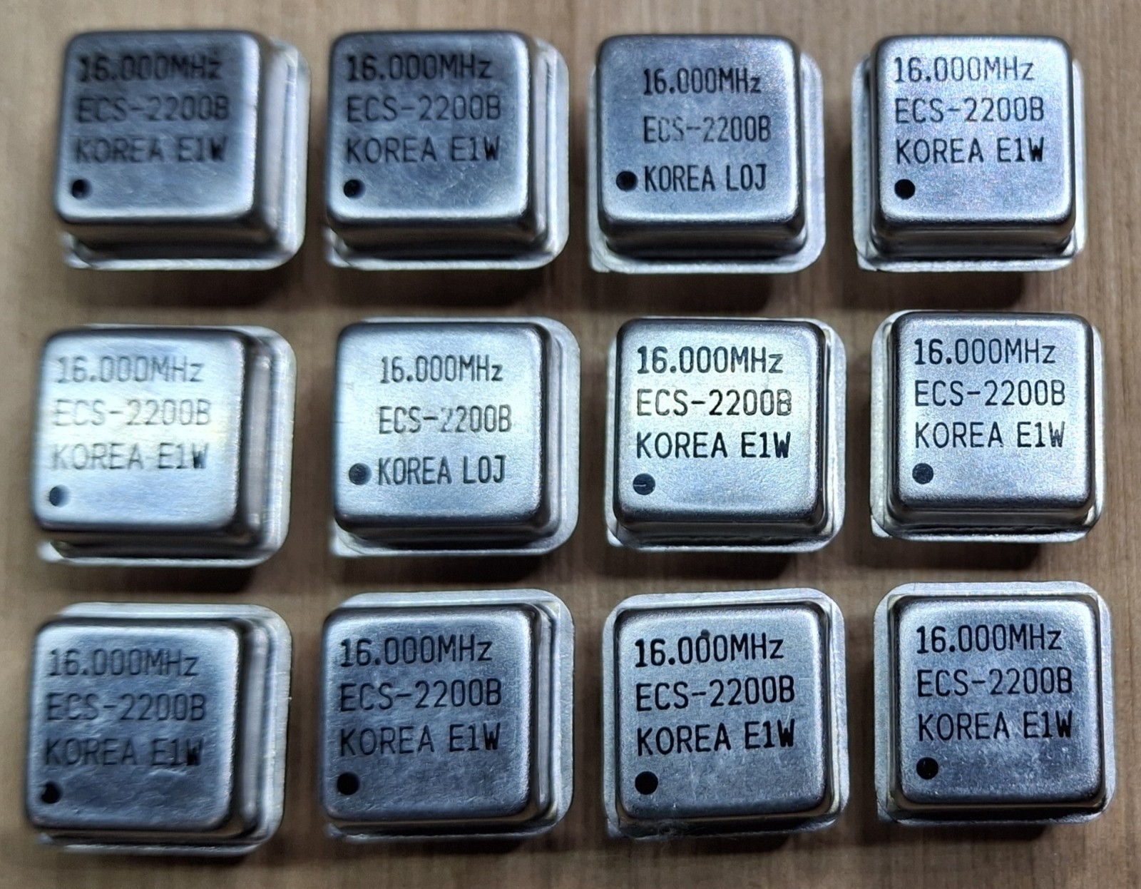 Qty Lot 12 ECS 2200B-160 Crystal 16.000Mhz DIP8 Oscillator 4 Leads HCMOS TTL