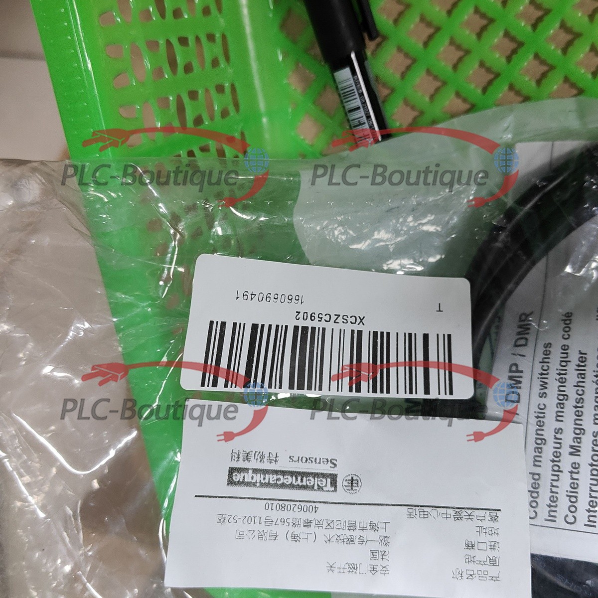 Factory Sealed Schneider XCSZC5902 With 1 Year warranty Fast shipping