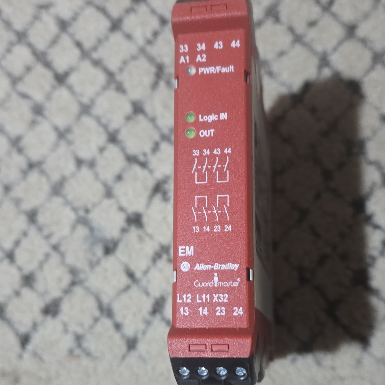Allen-Bradley Guardmaster 440R-EM4R2 Safety Relay Expansion Module 24VDC DPST