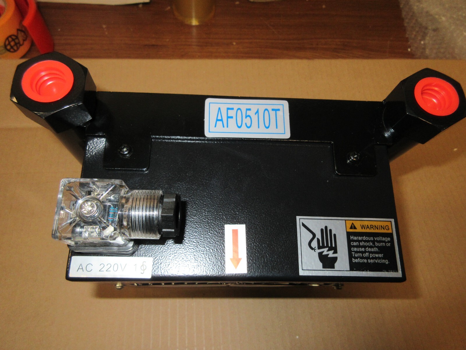 AF0510T-CA2 AIR-COOLED COOLER;COLD RADIATOR+6″FAN,AC220V,10L,12KGF-OILOUTLET1/2″