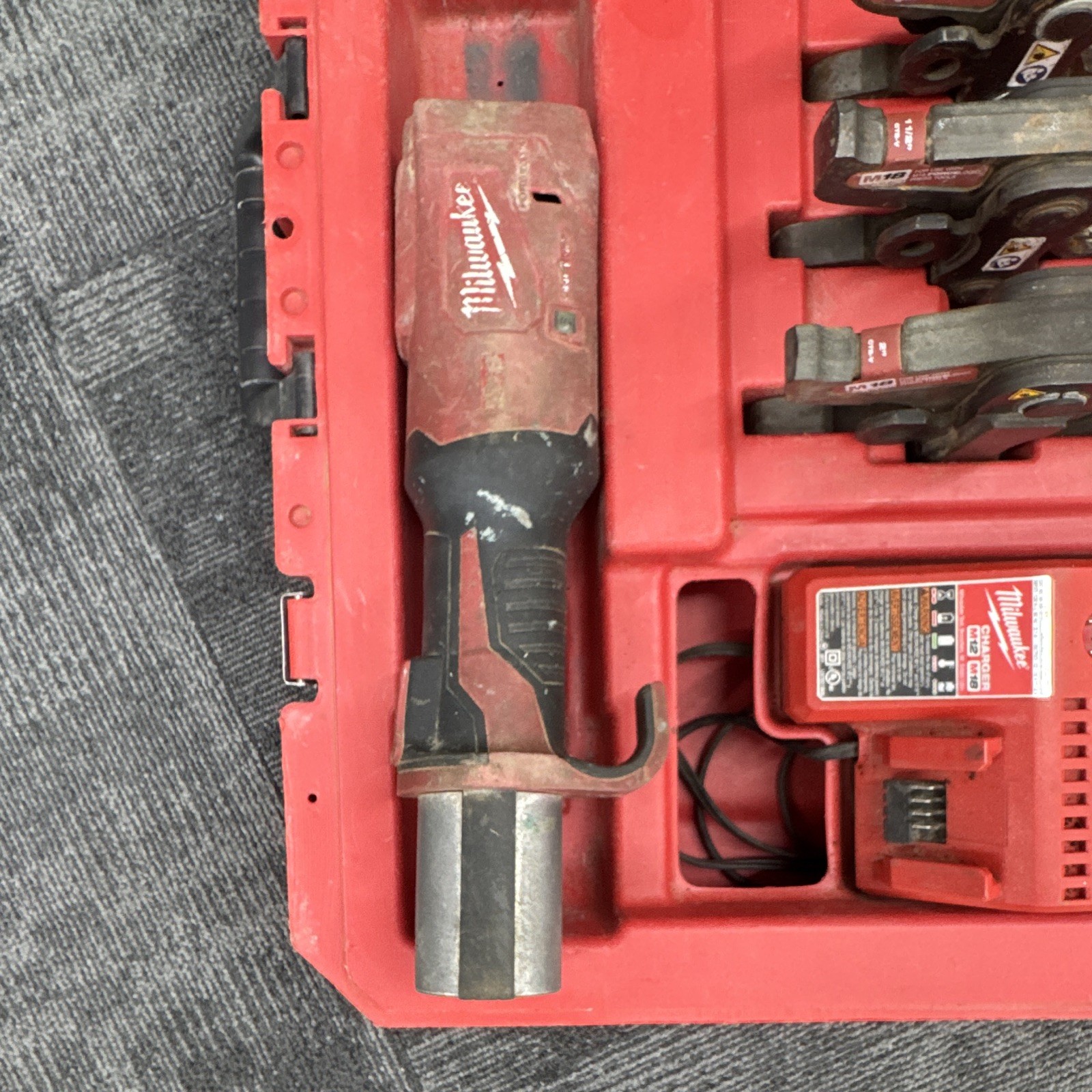 Milwaukee M18 FORCE LOGIC Press Tool Kit w/ Jaws, Battery, Charger, Case