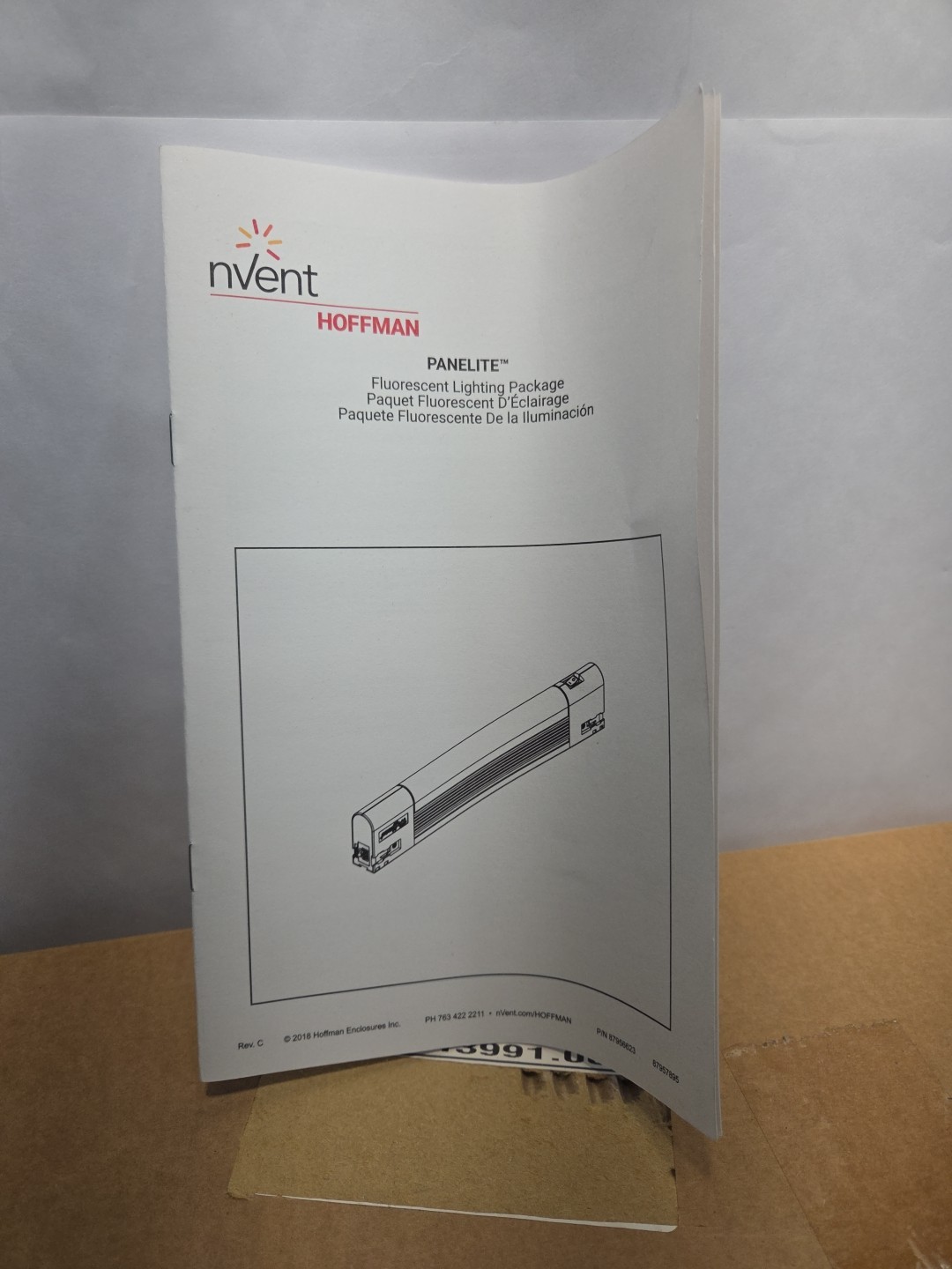 NOS Hoffman LF120V18 Light Fixture Panelite 115V 13A 18”-Long (new)