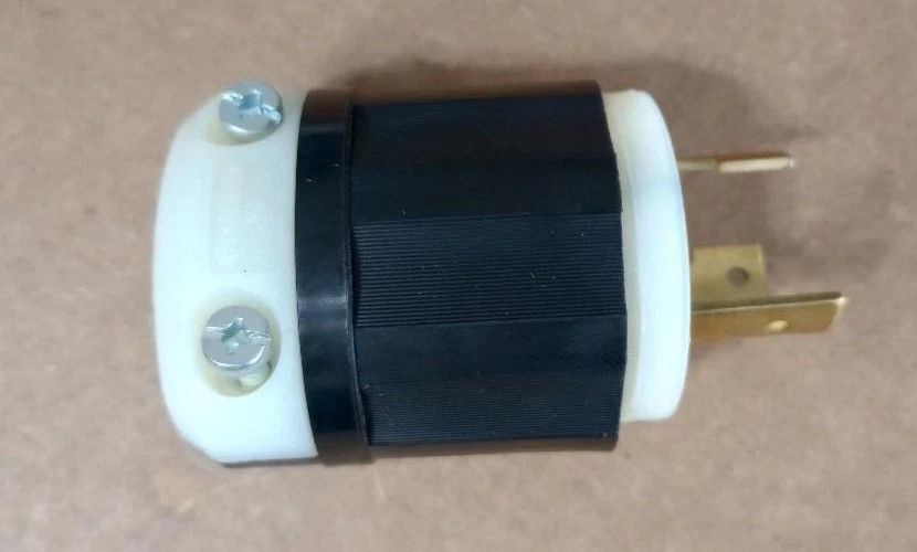 NEW Leviton 2621-CS 250 VAC, 30 A, 0.52 to 0.93″ Cord Locking Plug Free Ship