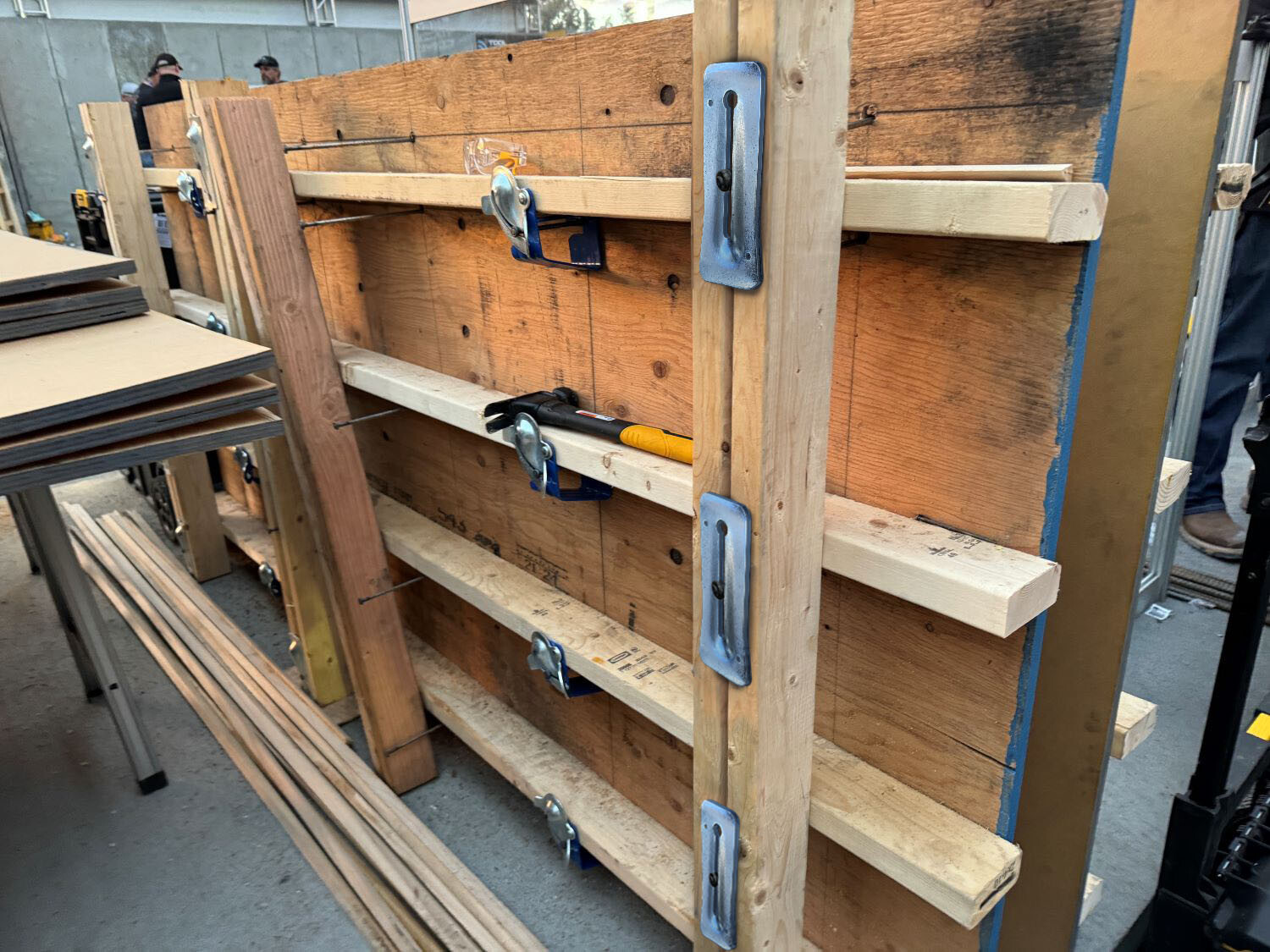 Sandbaggy Galvanized Steel Snap Tie Wedges (2 ⅜” x 6 ⅛”) for Concrete Formwork