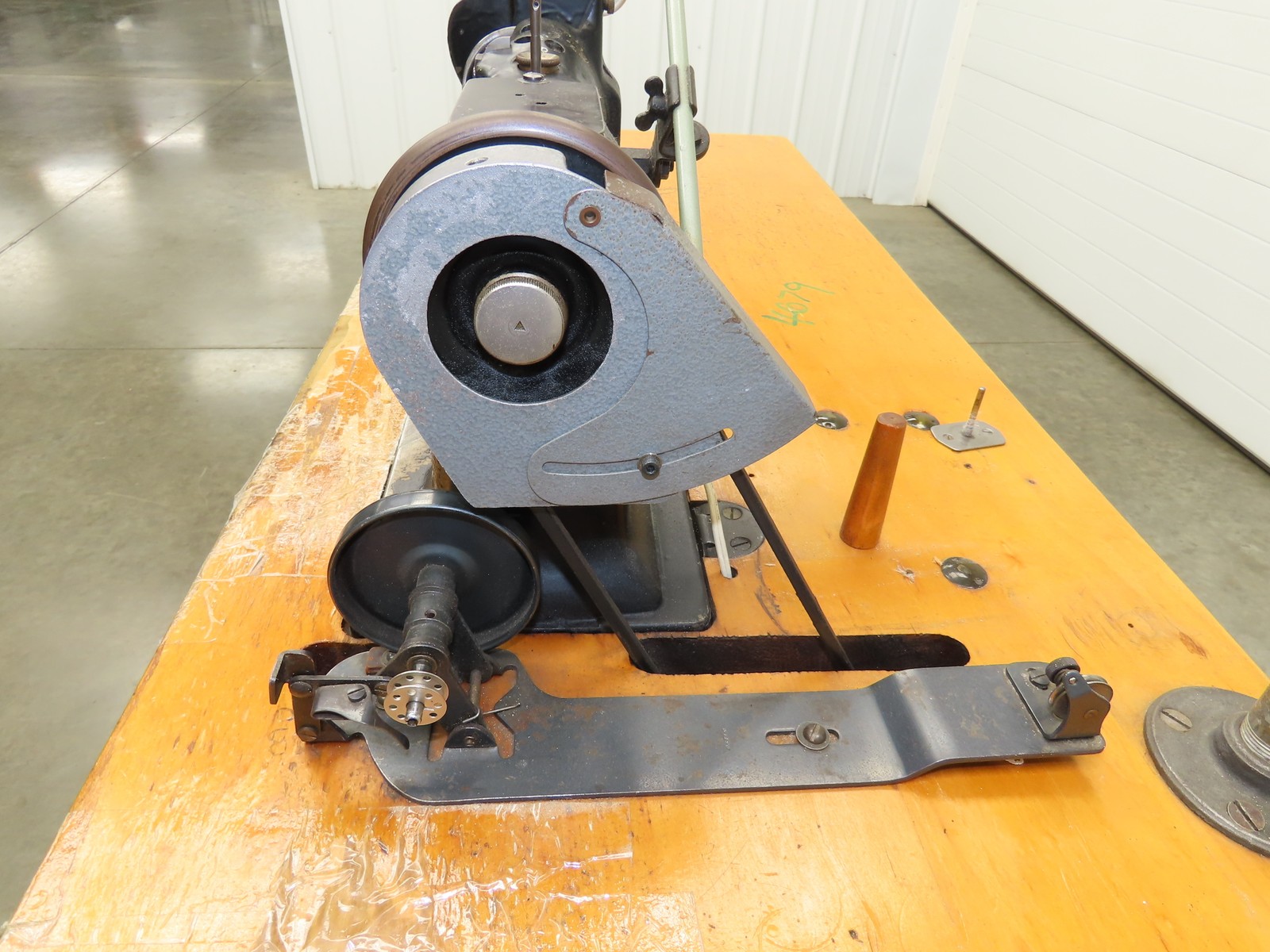 Singer 108W7 Industrial Sewing Walkling Foot Machine W/Vertical Shear 220VAC 3Ph