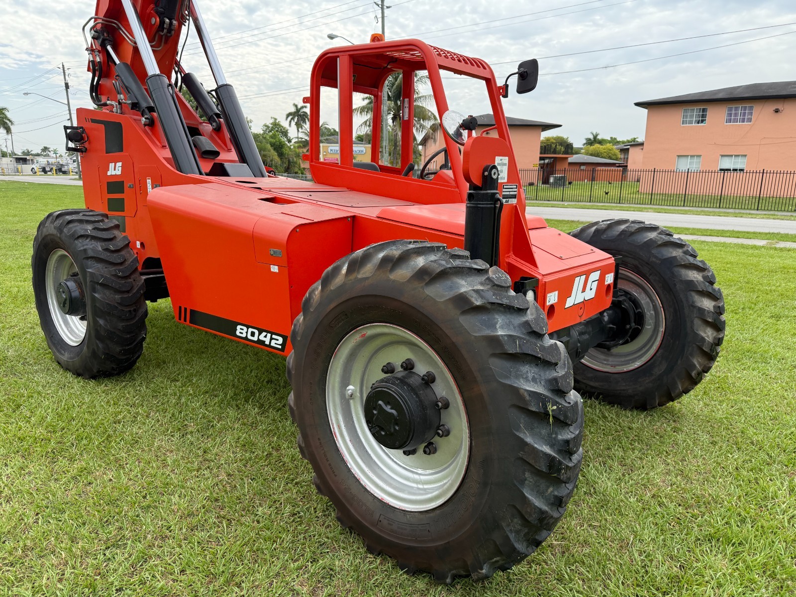 2016 JLG 8042 «110 HP CUMMINS DIESEL» 8K LBS – 42 FT – ONLY 2,910 HOURS –