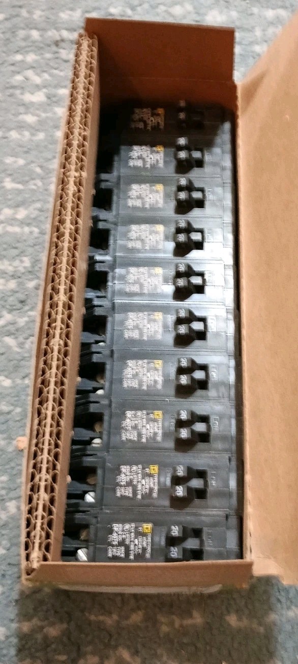 Box of 10 Square D HOMT2020 Homeline 20 amp Twin 1 Pole Tandem Plug In Breaker