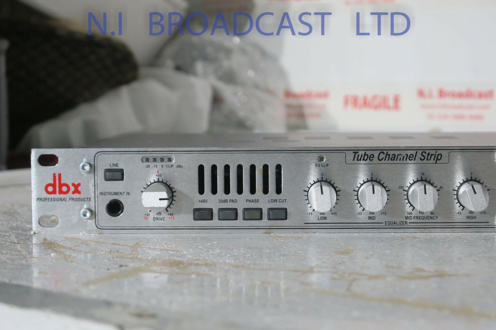 Dbx 376 tube channel strip with analog and digital outputs