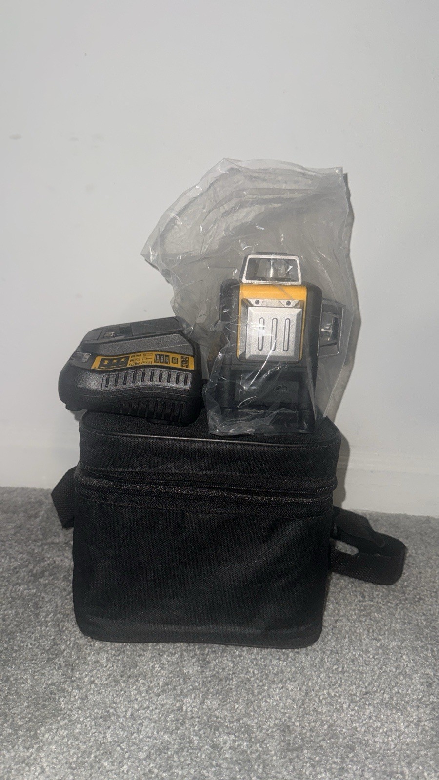 DEWALT DW089LG 12V Green Line 3×360 Laser Level with Battery and Charger