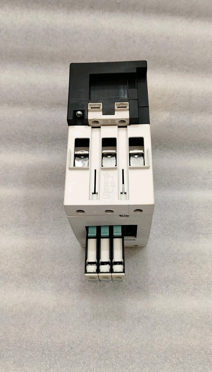 SIEMENS SIRIUS 3RT1044-1A…0 3POLE 100A CONTACTOR FREE FAST SHIPPING FEDEEX
