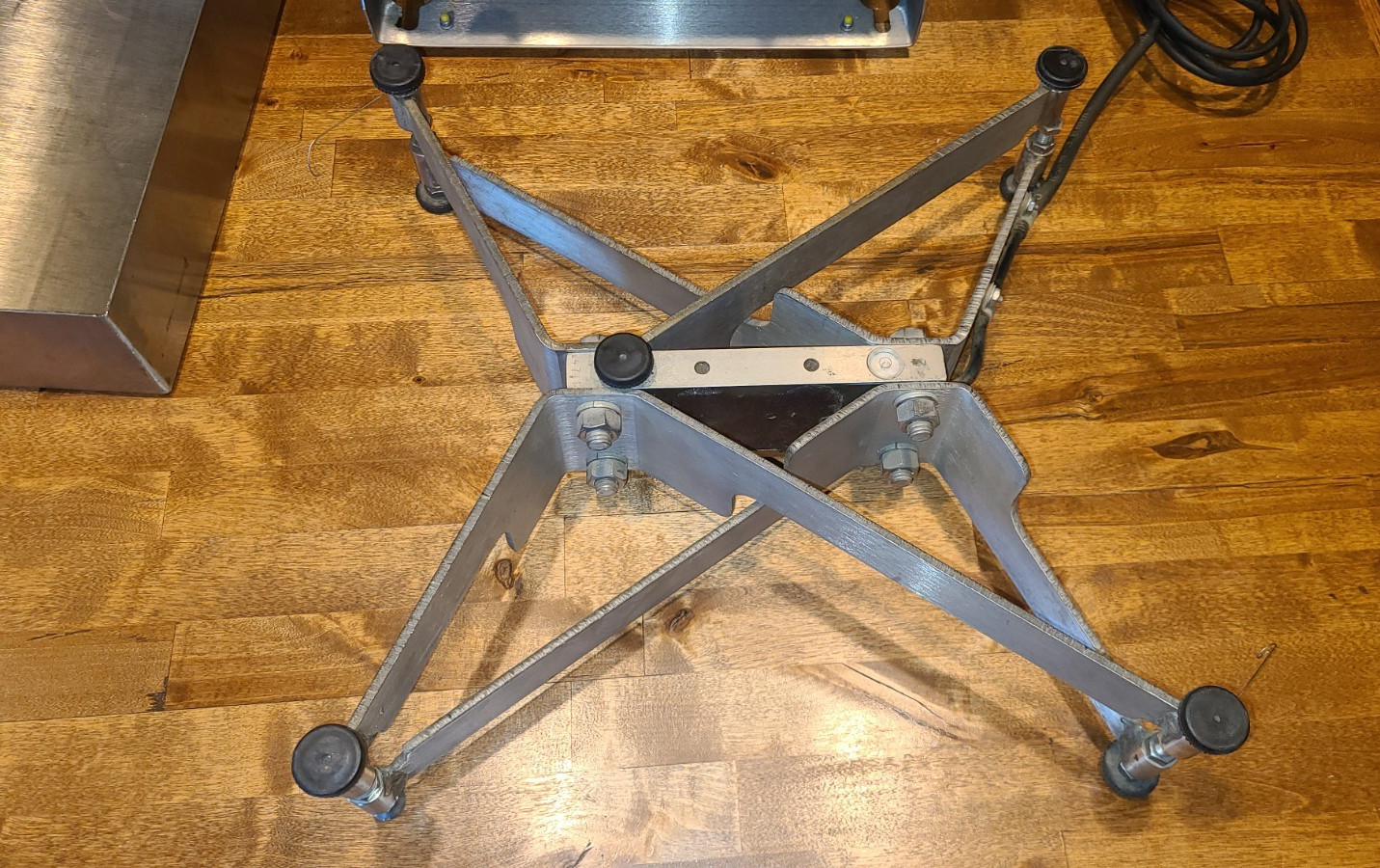 Weigh-Tronix WI-110 Commercial Industrial Scale Monitor with BS-1414-A Platform