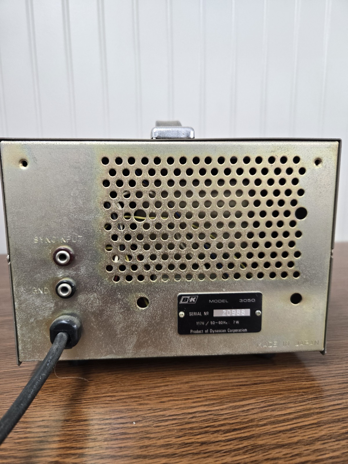 B&K model 3050 audio signal generator Powers On