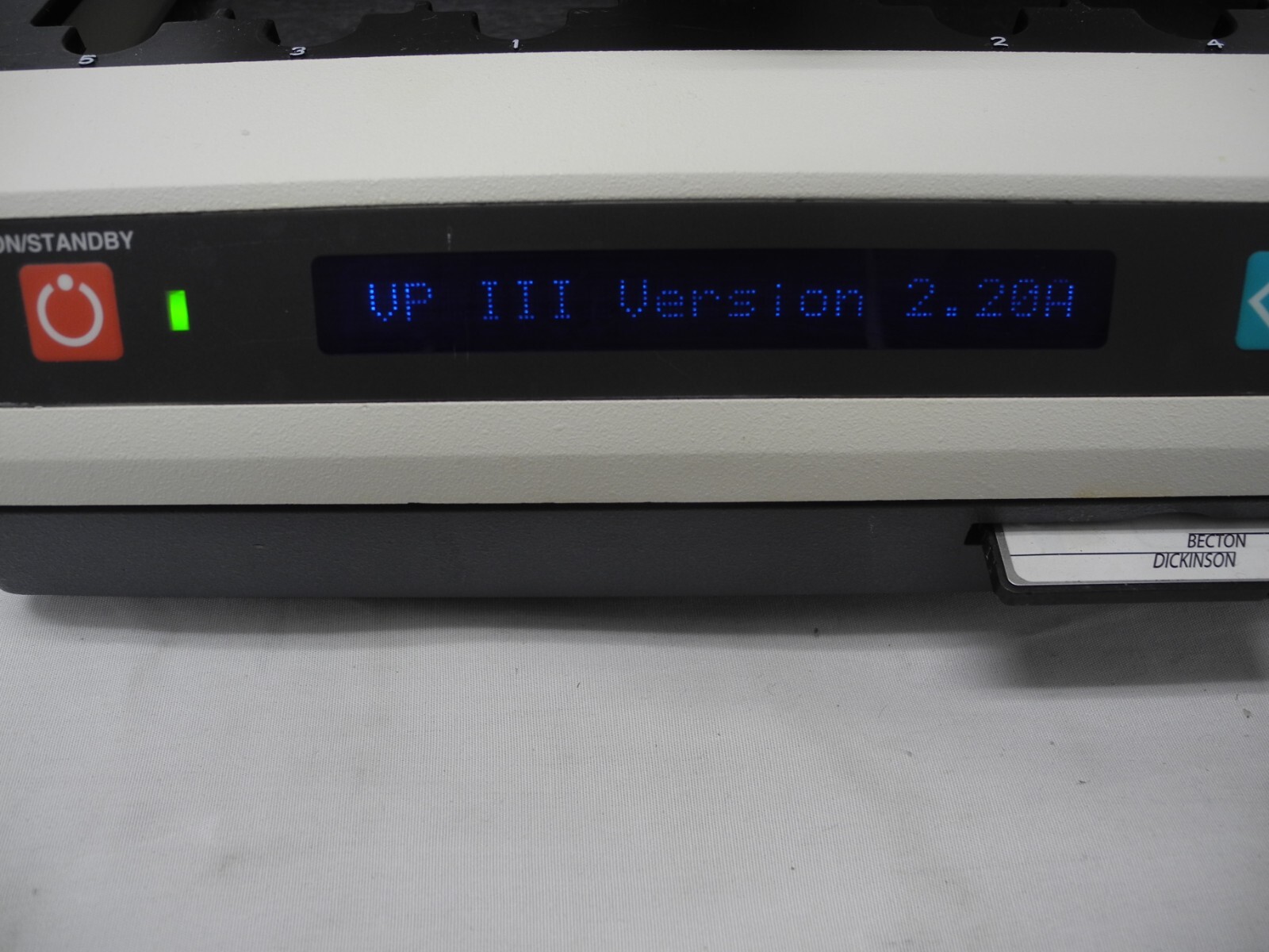 BECTON DICKINSON VPIII BD MICROPROBE PROCESSOR MODEL 250100 W/ BD LYSIS BLOCK