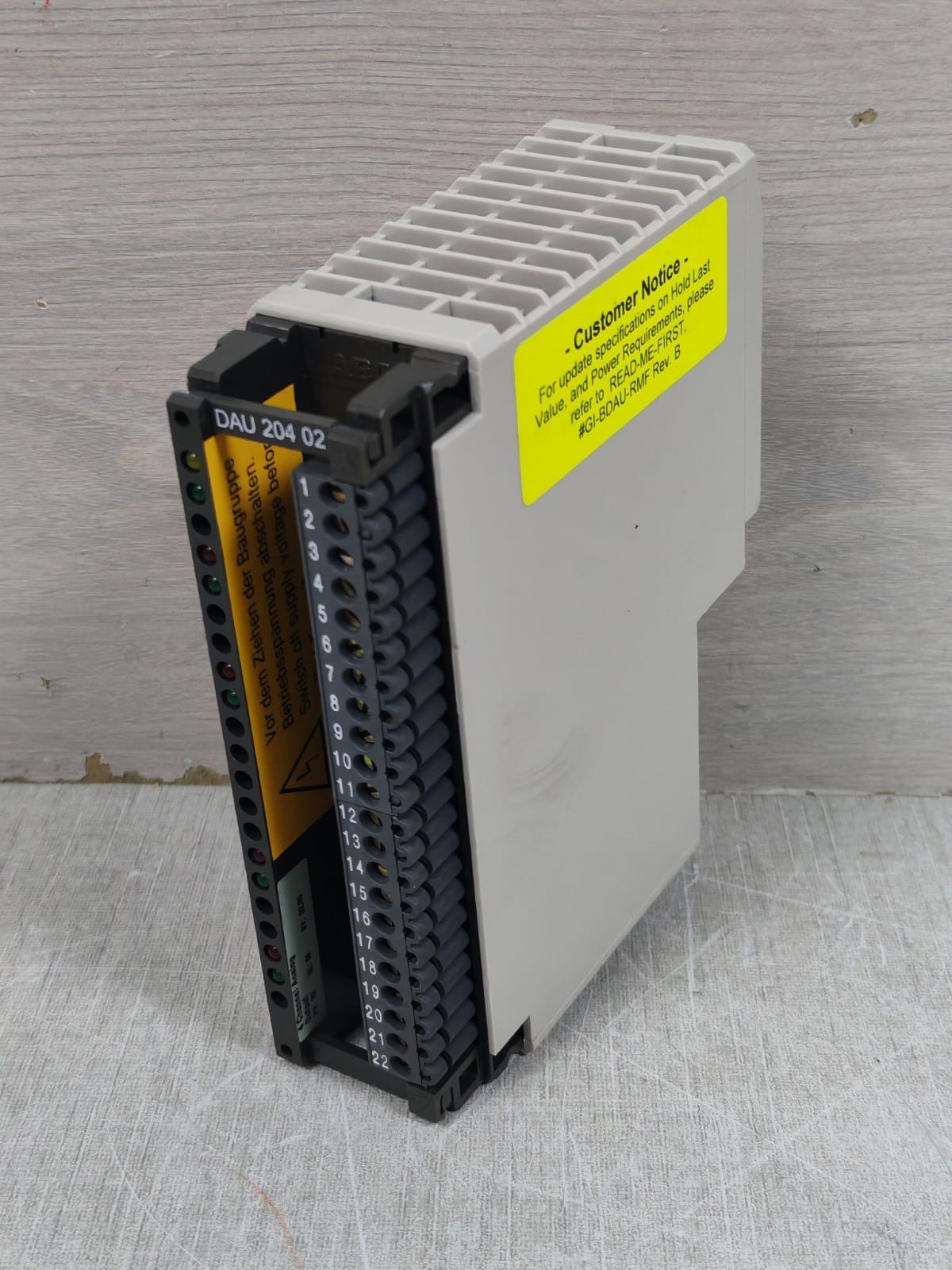 SCHNEIDER A120-COMPACT AS-BDAU-204 4 CHANNEL ANALOG OUTPUT