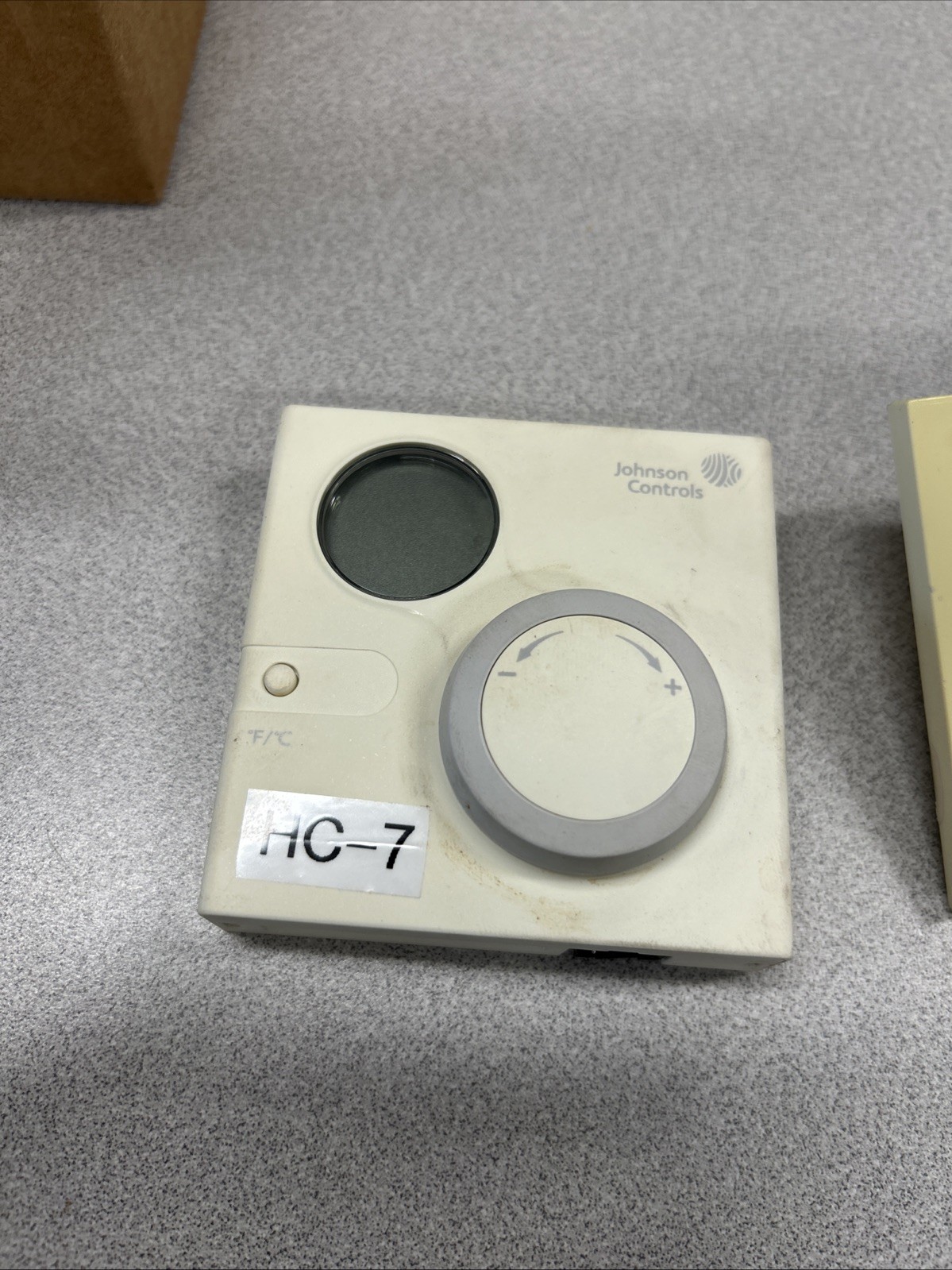 Johnson Controls Lp-nem052-000c