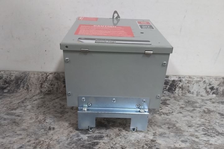 GE SB37EBG 240VAC 70 Amps 3 Poles 3 Phase Bus Plug