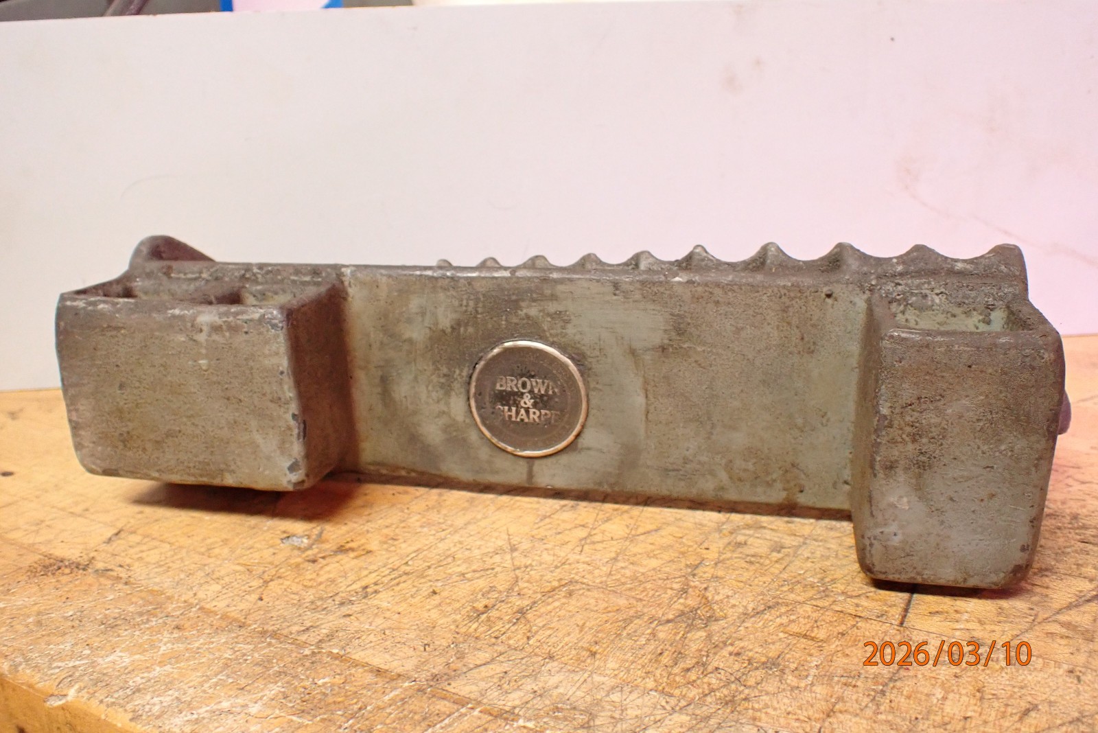 VINTAGE BROWN AND SHARPE CAST IRON GRINDING GRINDER DOG DAWG HOLDER STAND