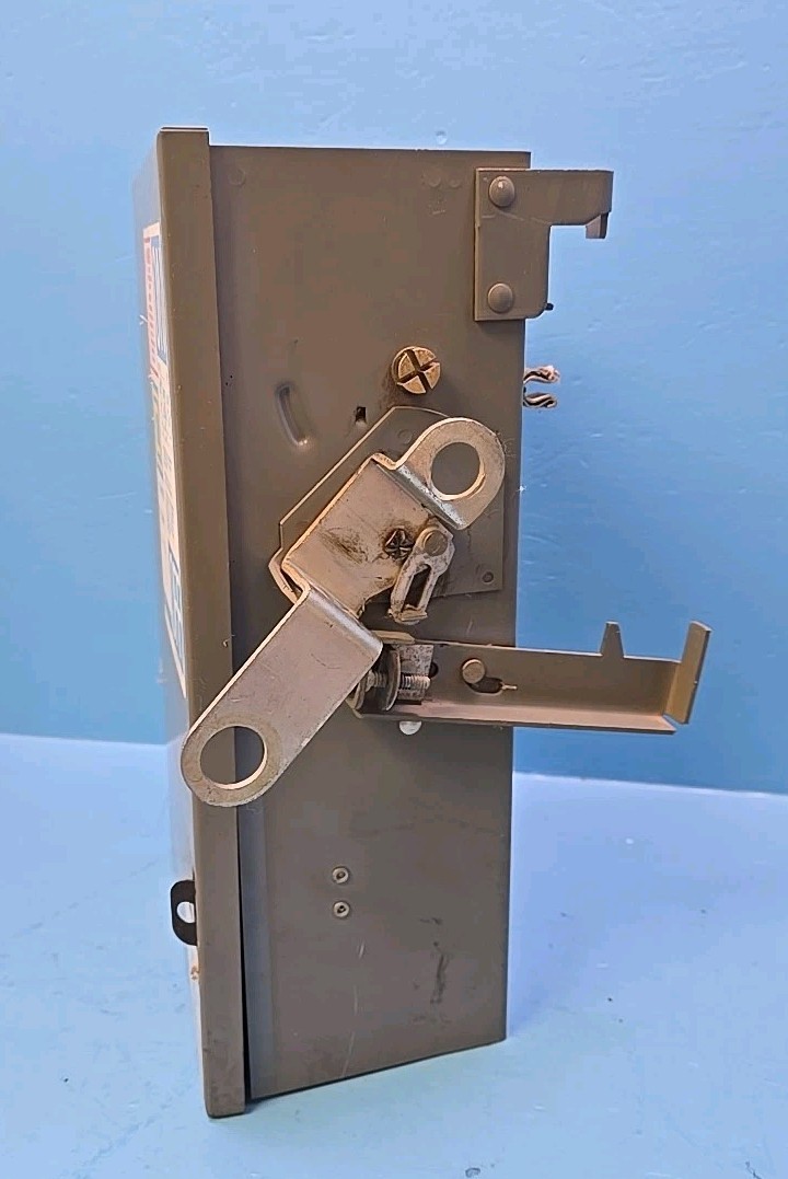 SQUARE D PQ3603G 30A 600V 3P3W ILINE BUSWAY SWITCH