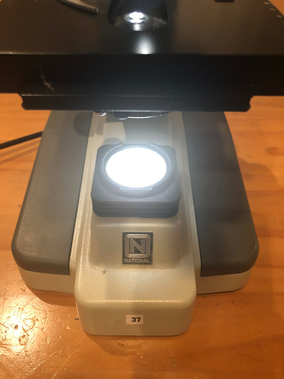 National B2-220 Binocular Microscope – 10x ocular – 4x 10x 40x 100x Objective