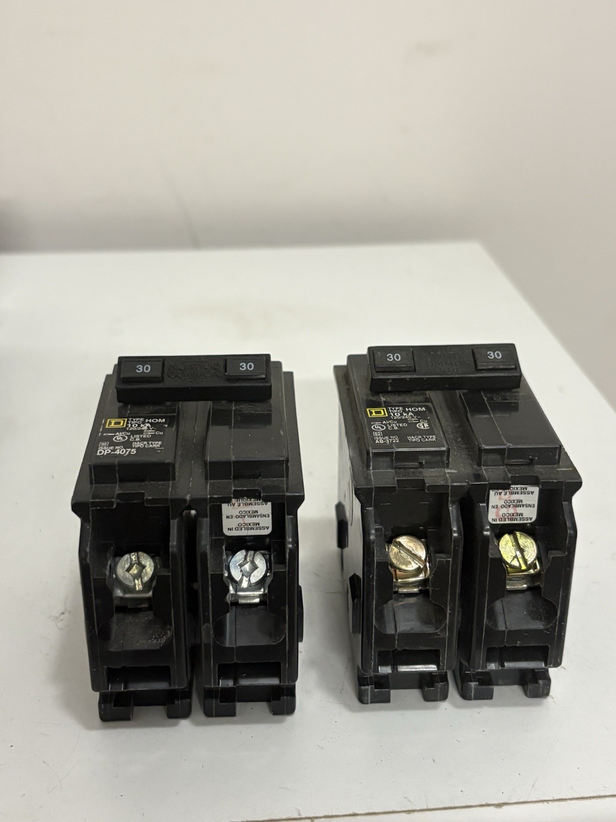 (Lot Of 2) Square D HOM230 Type HOM 2 Pole 30 Amp Home Line Circuit Breakers