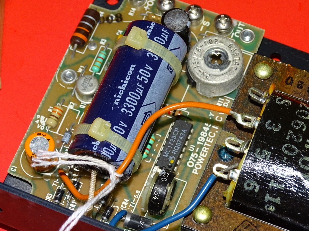DC Power Supply 18v 24v Output 115v 230v AC Input 2B24-1.0B NOS POWERTEC