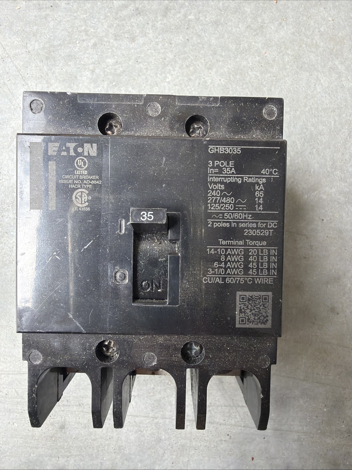 Eaton GHB3035 35A 3 Poles Circuit Breaker – Black