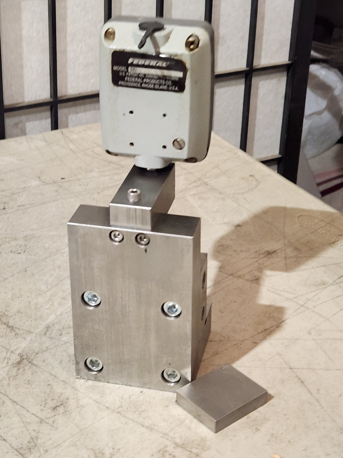 Federal Digital Indicator DEI-11121 W/BASE (NO POWER SUPPLY)