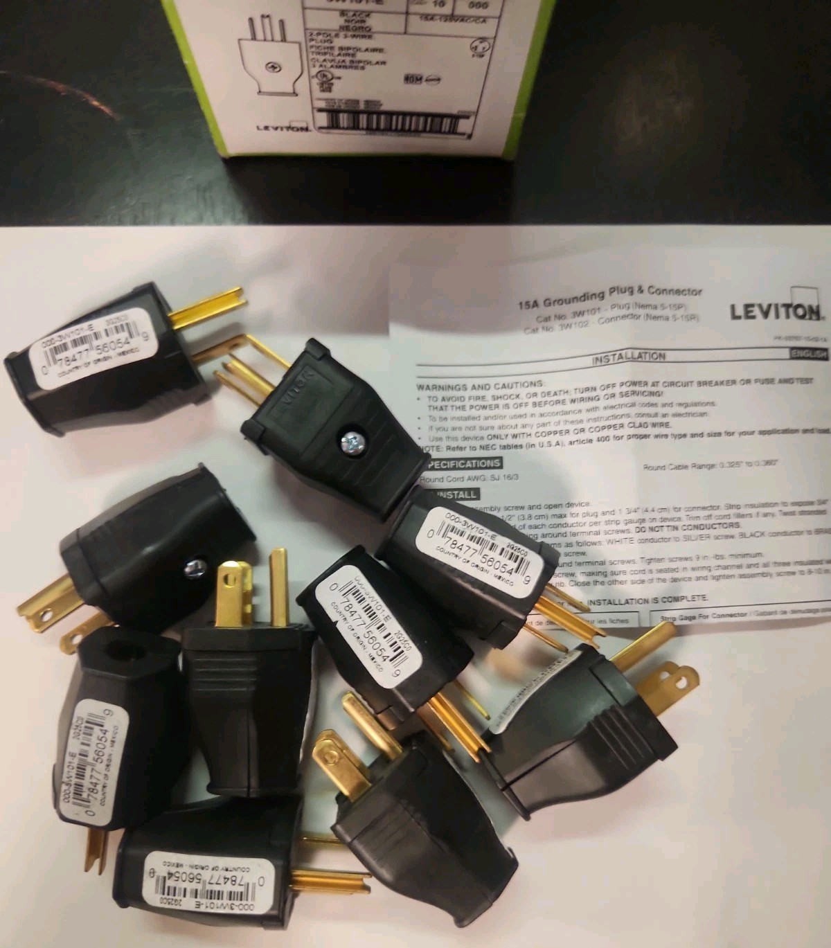 Leviton 2-Pole 3 Wire Grounding Plug 3W101-E NEMA 5-15P Clamptite Black – 10 Pcs