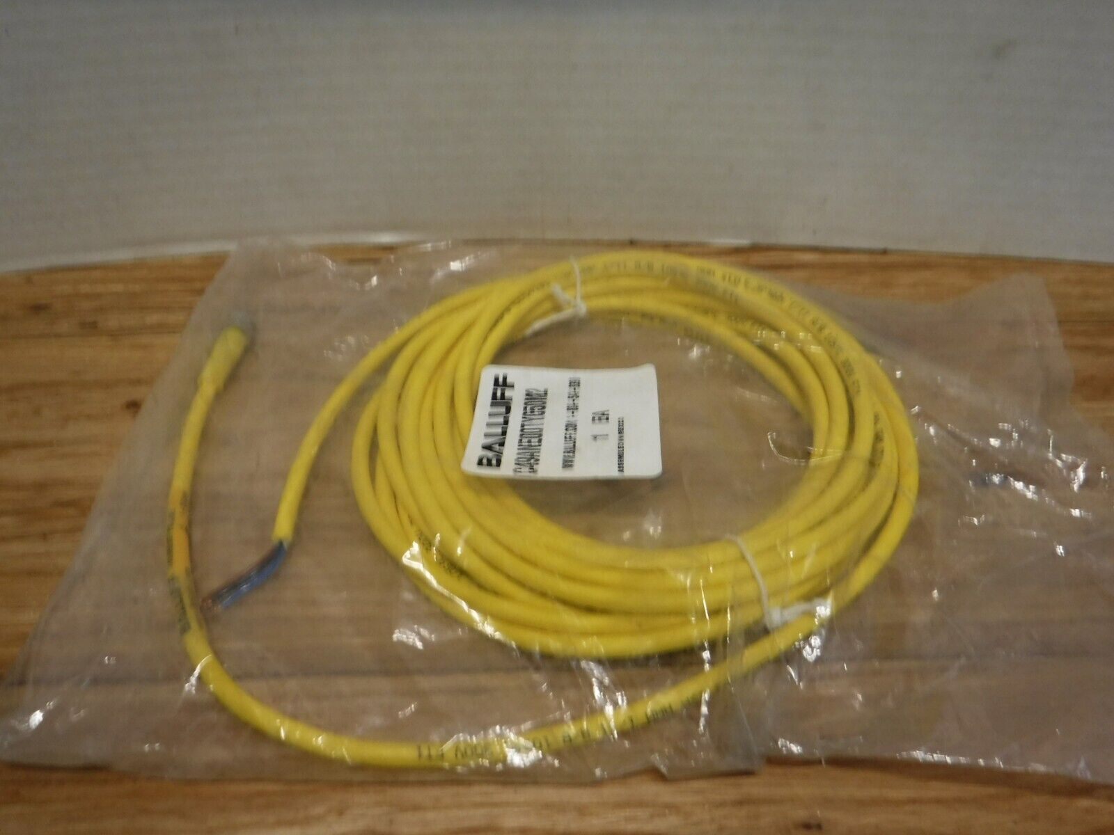 BALLUFF C49ANE00TY050M2, 3-PIN FEMALE, 5 METER CABLE