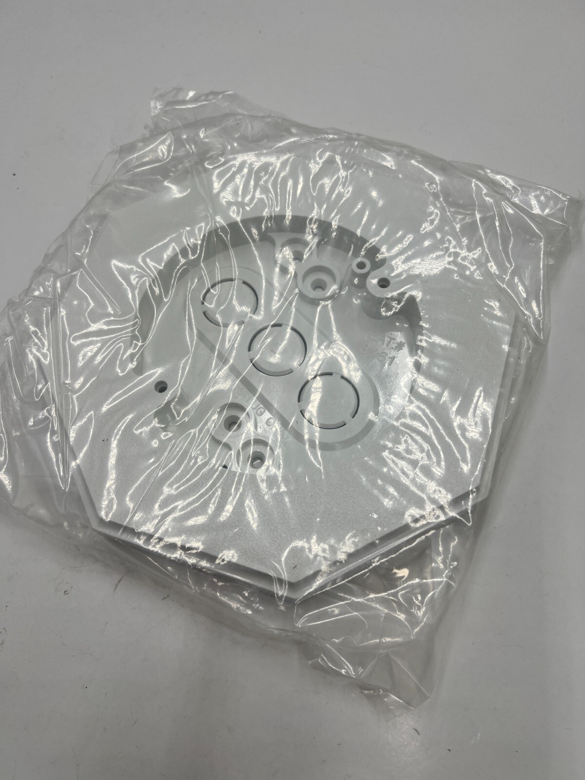 Siding Mounting Hardware 8161 White Wall Plate For Flat Surface Flat Double Lap