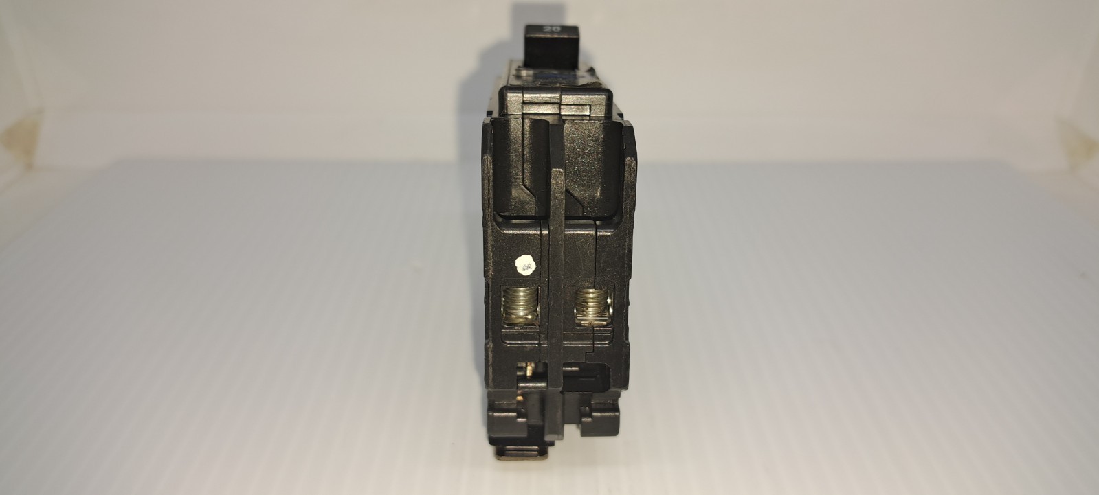 Eaton BRP120DF 20 Amp 1 Pole 120V AFCI/GFCI Dual Purpose Circuit Breaker