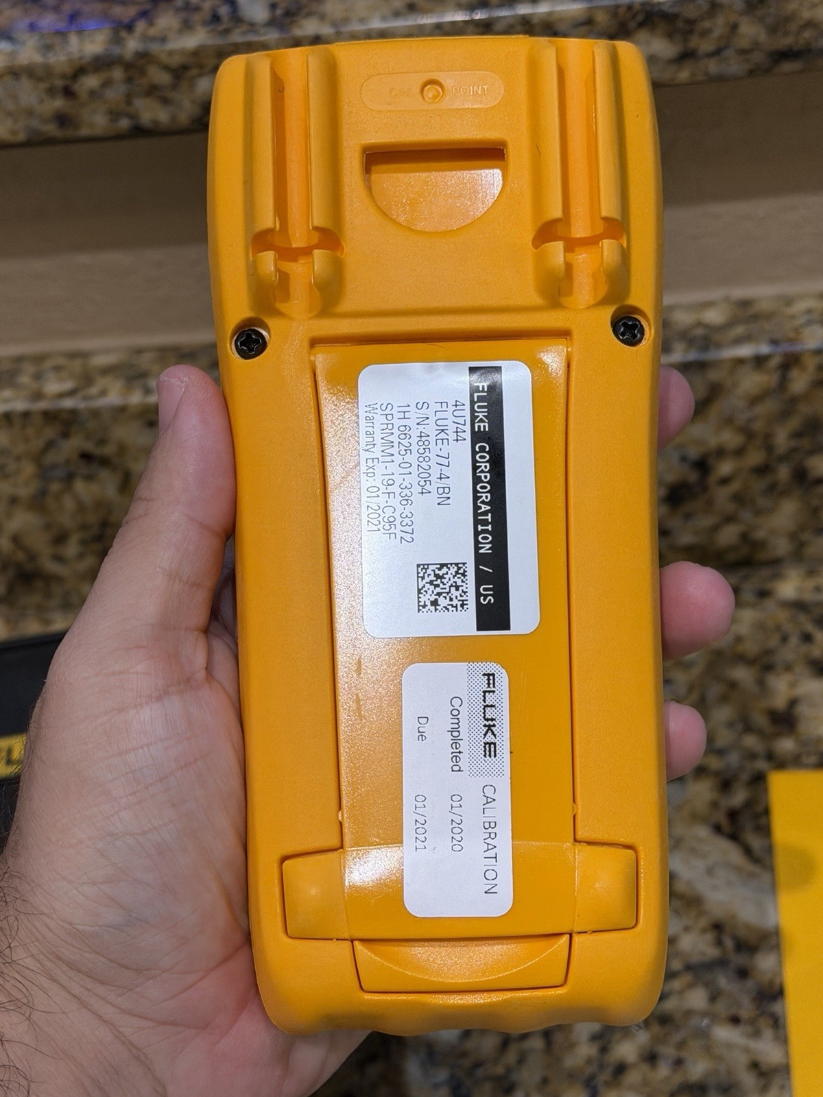 Brand New Fluke 77 – IV 4 AC/DC Digital Multimeter w/ Leads Cd & Case