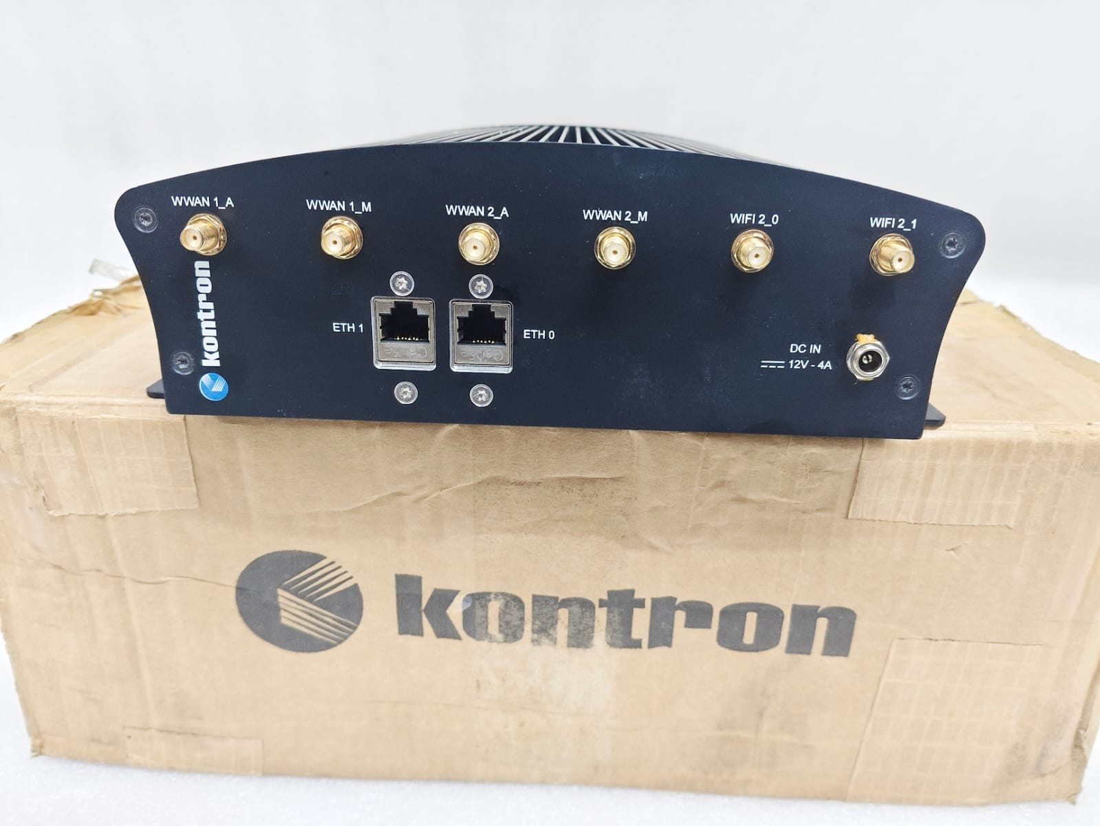 Kontron TRACE-154-IV-POC Industrial Router Gateway WWAN WiFi Fanless 1062-6627