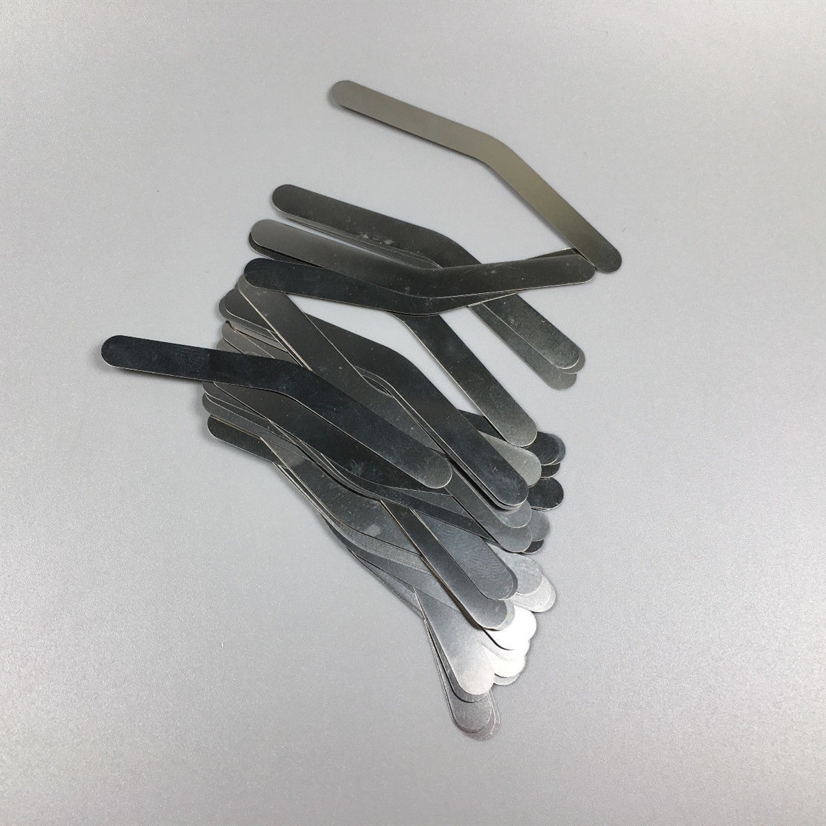 144Pcs Dental Universal Matrix Bands Tofflemire Stainless Steel 0015′ Inch NO.1#