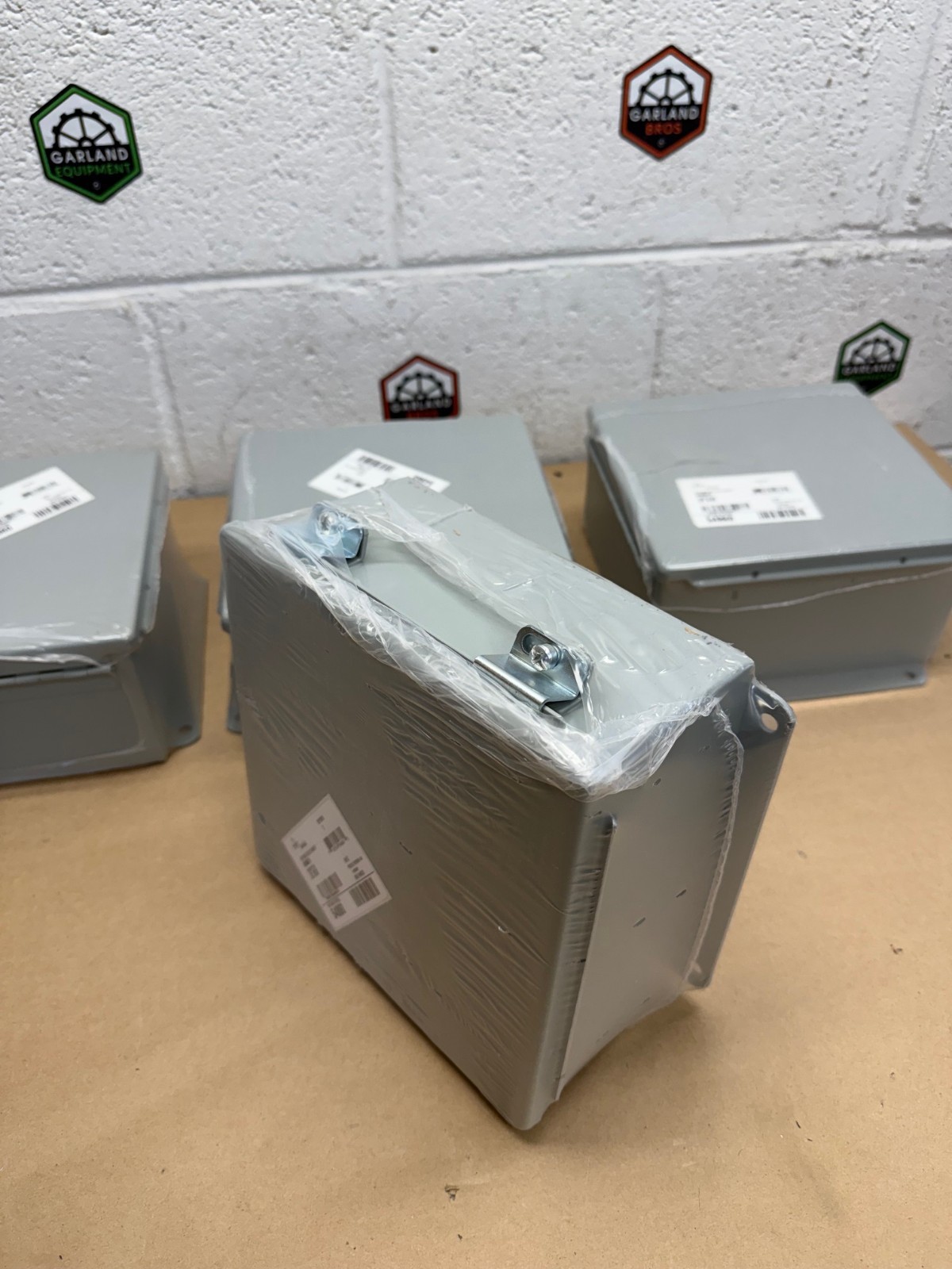 Nvent Hoffman A808CH Junction Box/Enclosure, 1 Box of 4 Enclosures *NEW*
