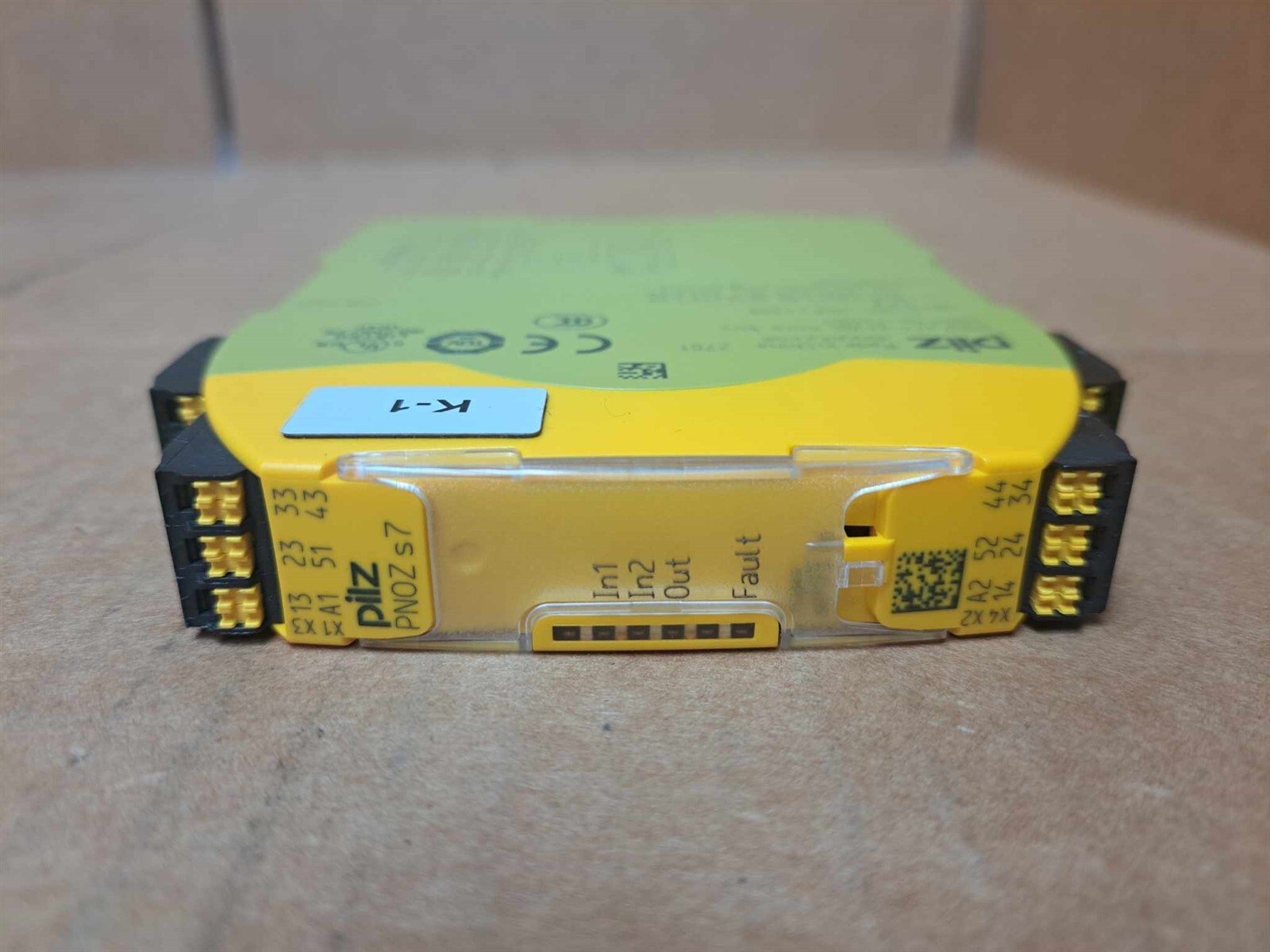 Pilz Safety Relay PN0Z s7 C 24VDC 4n/o 1n/c Ident.No. 751107