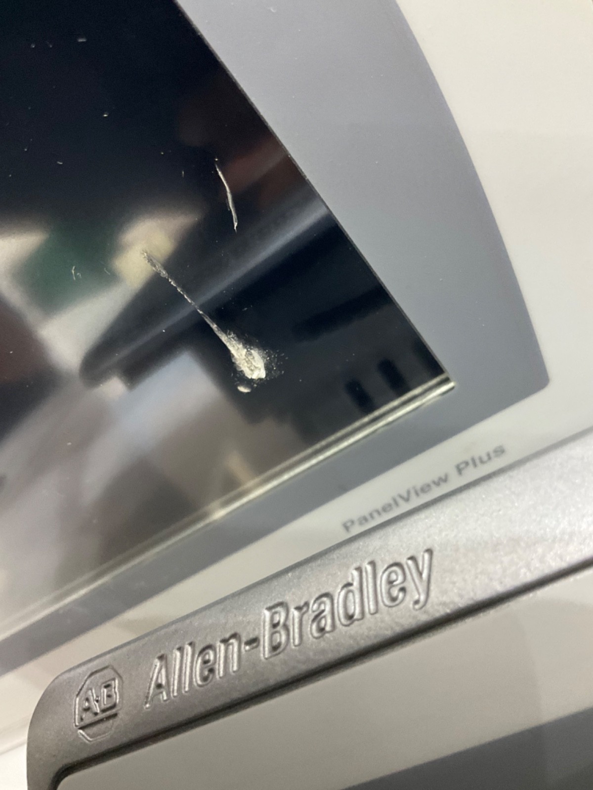 ALLEN BRADLEY 2711P-T7C22D9P SER B PANEL VIEW PLUS 7 GRAPHIC TERMINAL INTERFACE