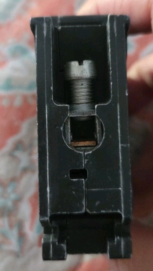 Eaton BR120, Circuit Breaker, J10