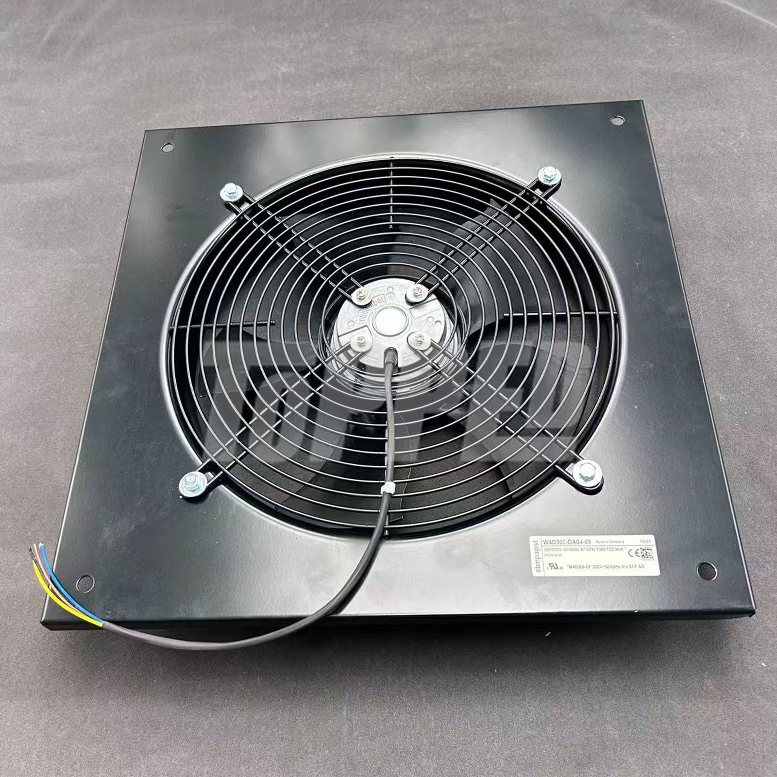 W4D300-DA04-09 Axial Cooling Fan for W4D300-DT04-09 230/400VAC 65/90W Inverter