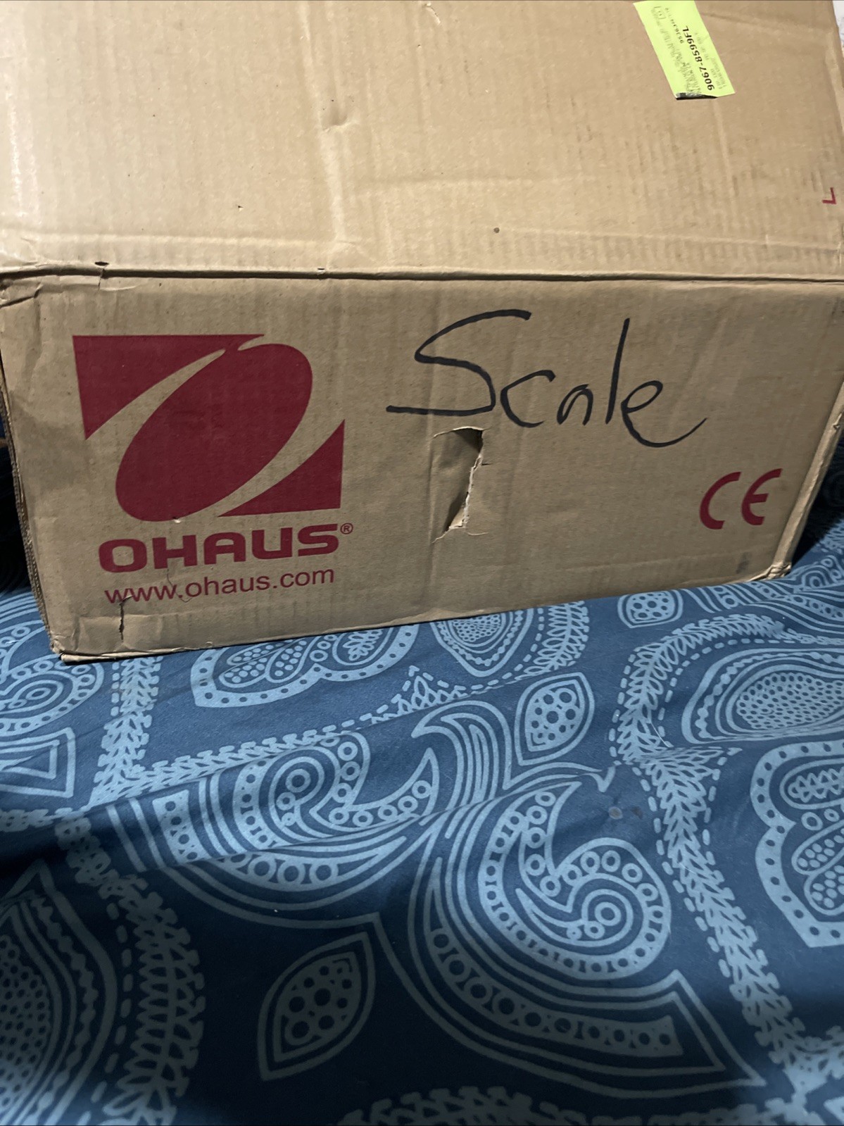 Ohaus V71P1502T Valor 7000 Compact Bench Scale 3 lb / 1.5 kg Capacity