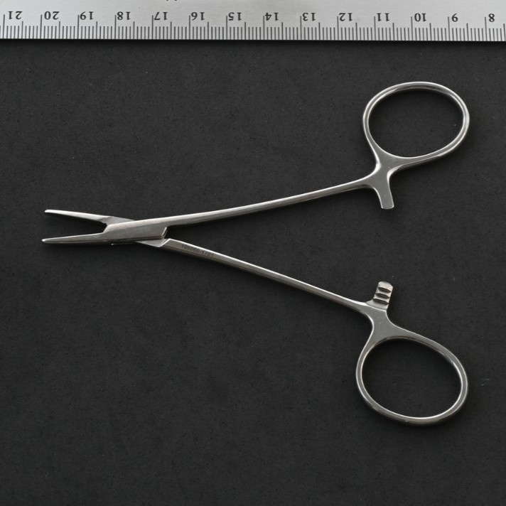 Integra Jarit 120-118 Webster Needle Holder 4 1/2 in Smooth Jaws Surgical
