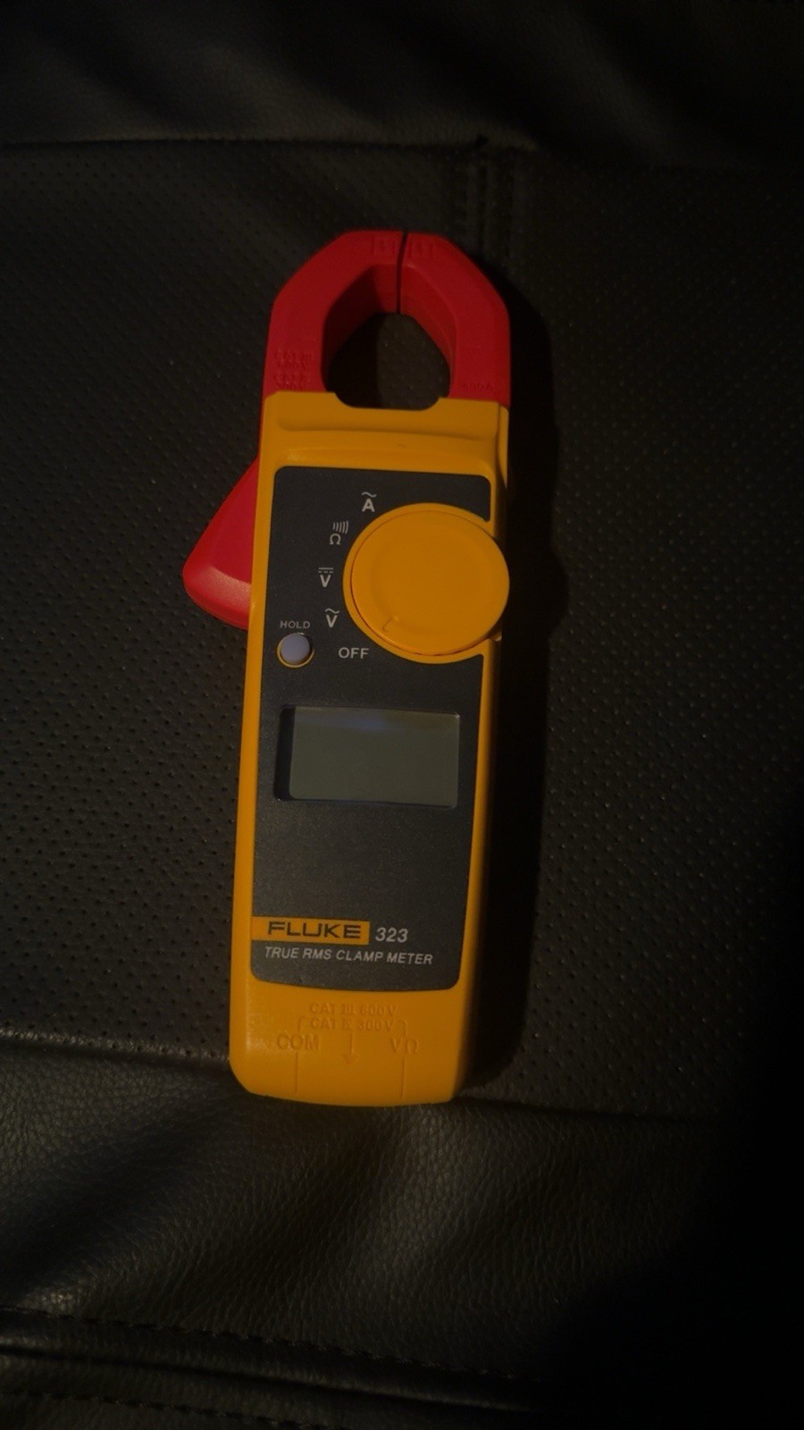 Fluke 323 True-RMS Digital Clamp Meter, 600V AC & DC Voltage No Leads