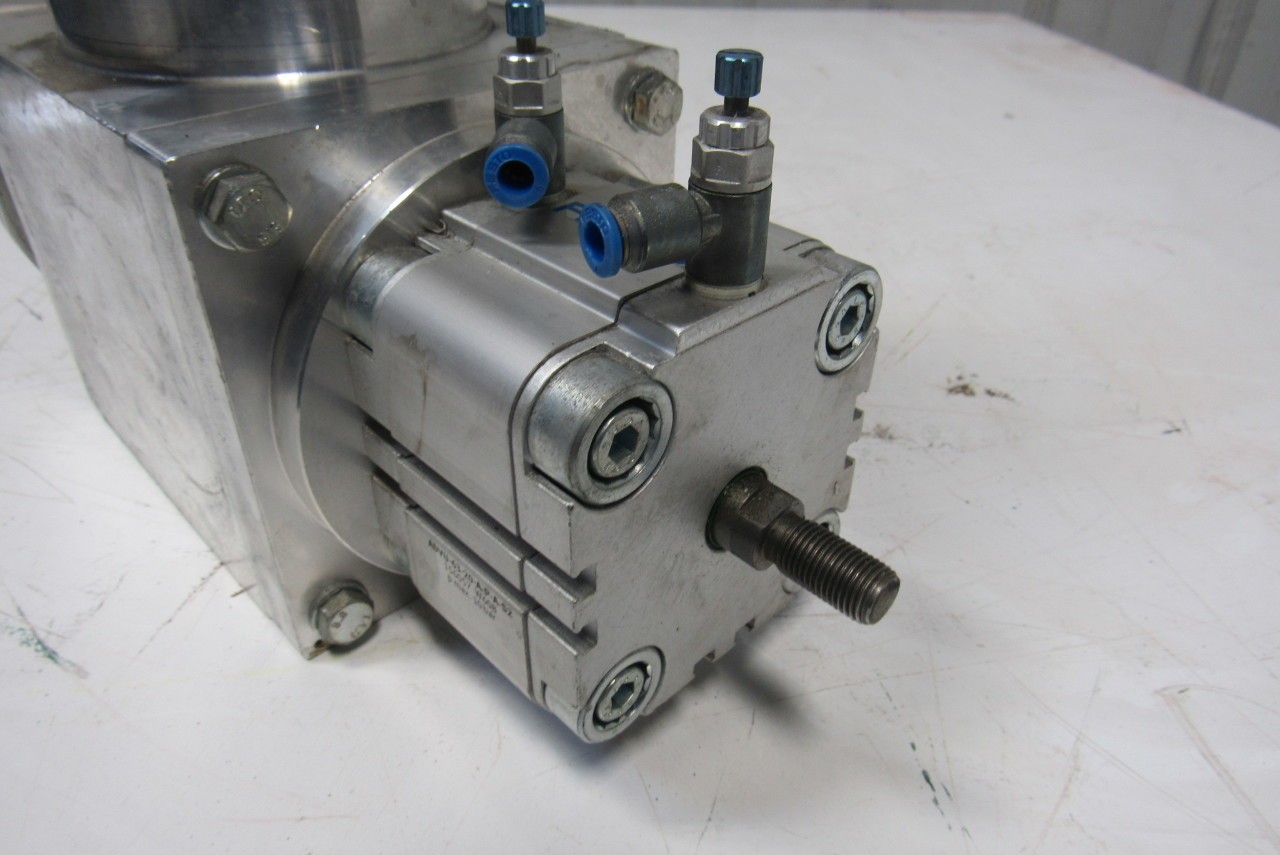 Pfeiffer TPH 190 190 l/s Flow Rate Turbomolecular Vacuum Pump & Vibration Damper