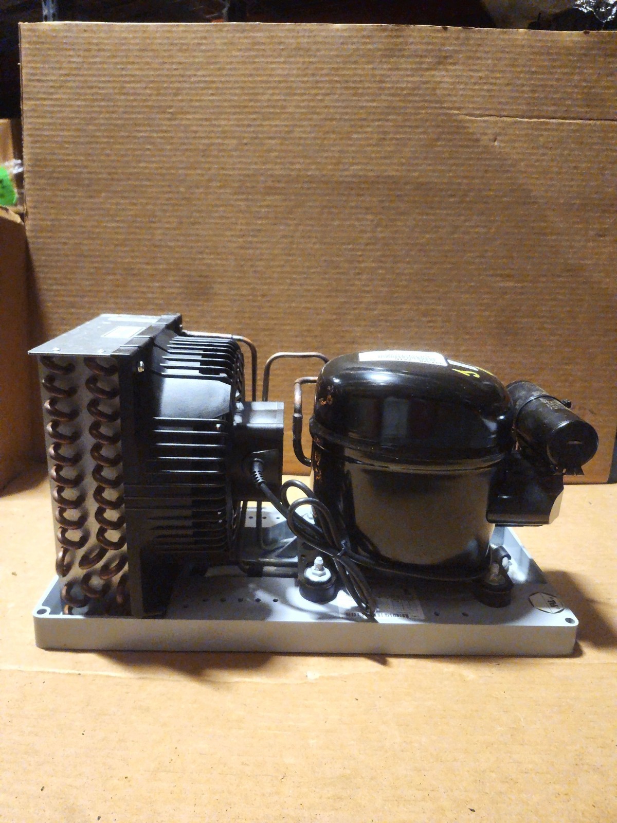 NEW Tecumseh Condensing Unit AE2415Z-AA1AJL BoM: 33Y328-2XTG. R-404A 1/3 HP 115V